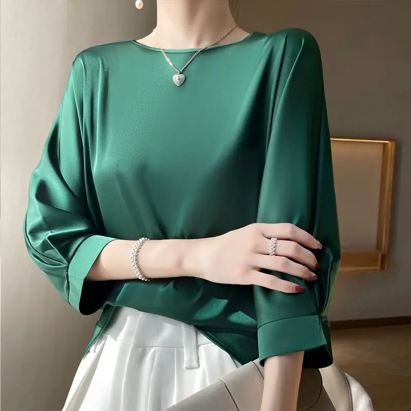 2023 New In Summer Satin Silk Half-Sleeve Tee Tops Basic Solid Women‘s T-Shirt Casual V-neck Thin Shirts Ladies Loose Blouses