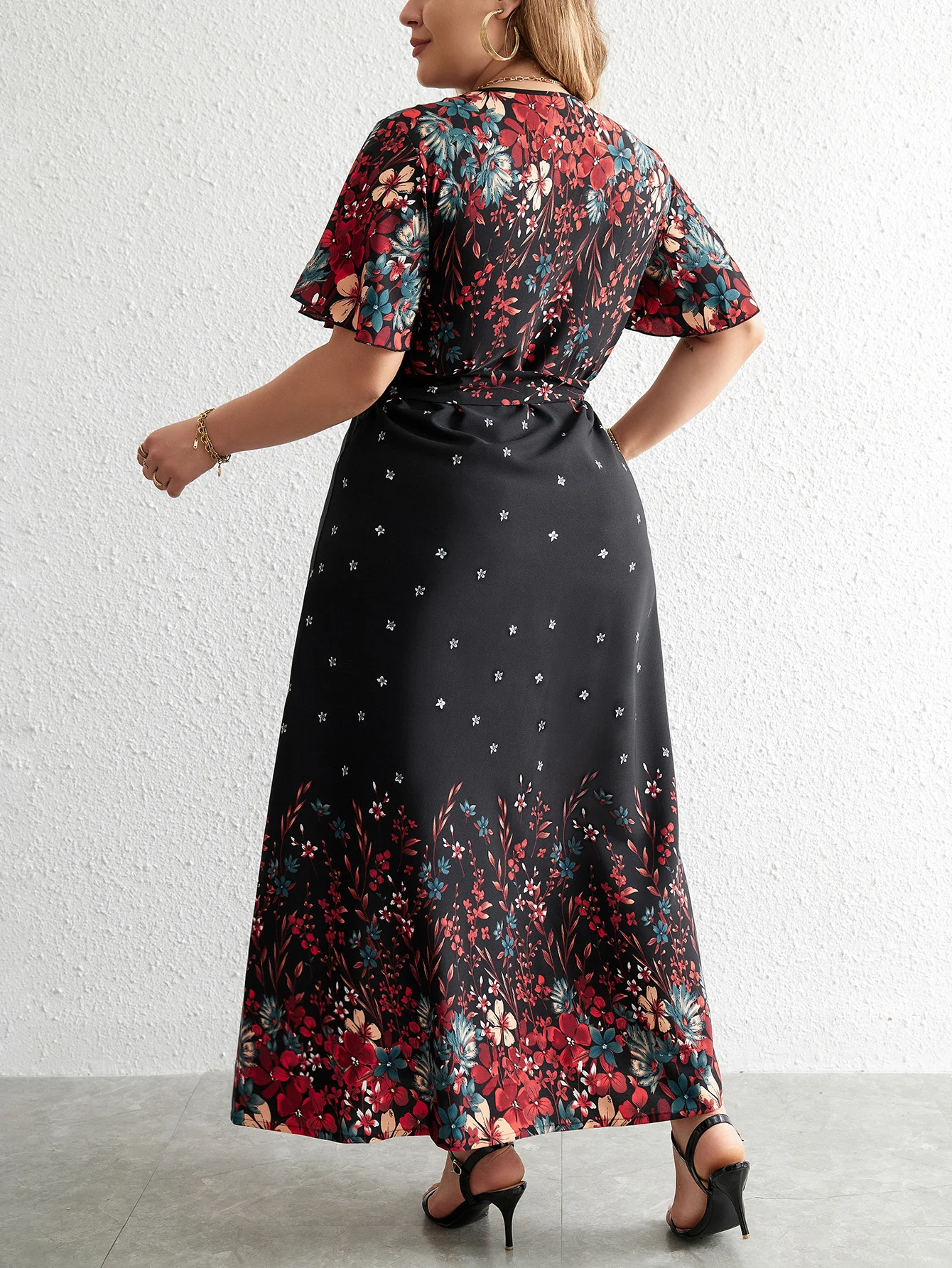 Plus Size Casual Dress Woman 2024 Summer V Neck Short Sleeve Floral Print Long Dress Black Curvy Size Women Clothing