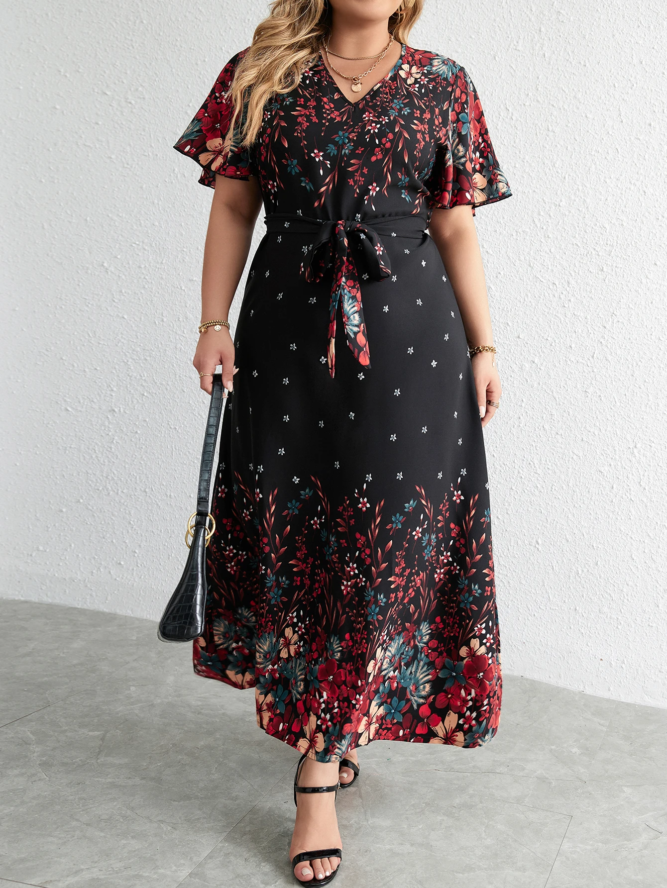 Plus Size Casual Dress Woman 2024 Summer V Neck Short Sleeve Floral Print Long Dress Black Curvy Size Women Clothing